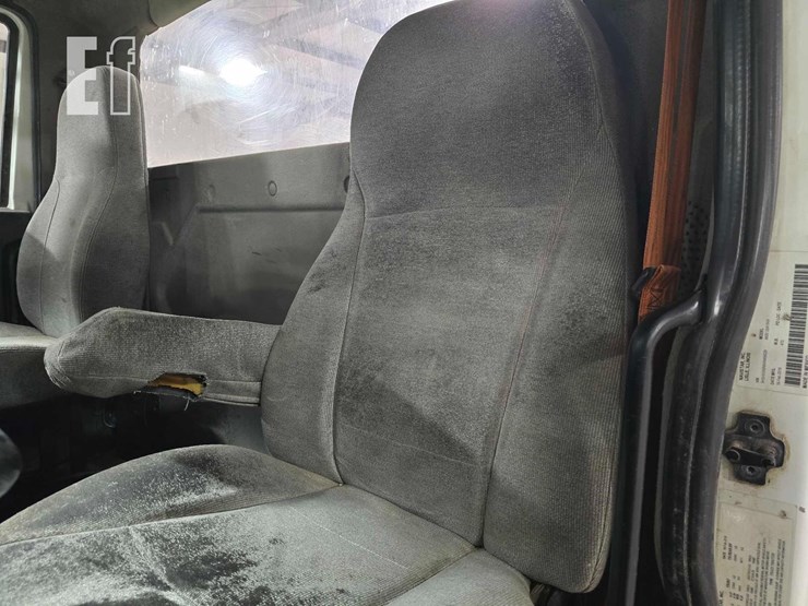 2017-international-transtar-8600-image-11