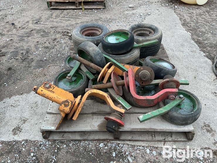 implement-row-gauge-wheels-&-brackets-image-4