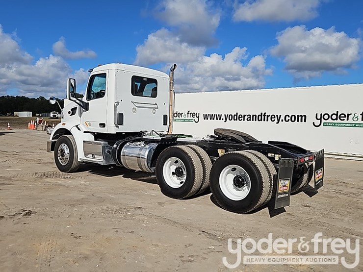 2020-peterbilt-567-image-4