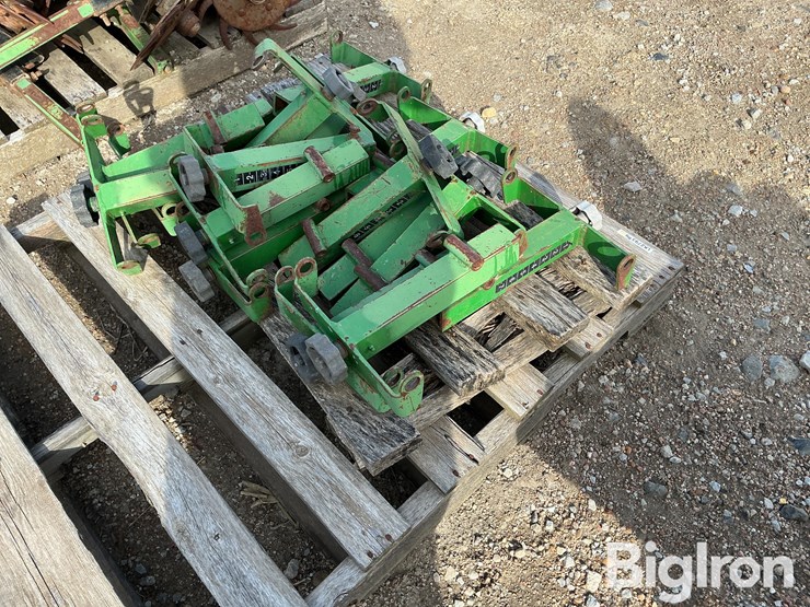 john-deere-max-emerge-planter-depth-adjust-brackets-image-5