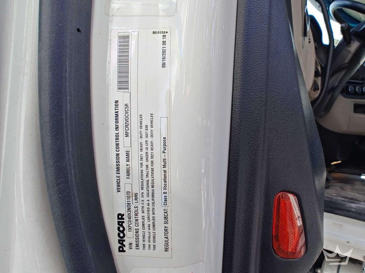 2022-peterbilt-567-t/a-wet-kit-day-cab-truck-tractor-image-6