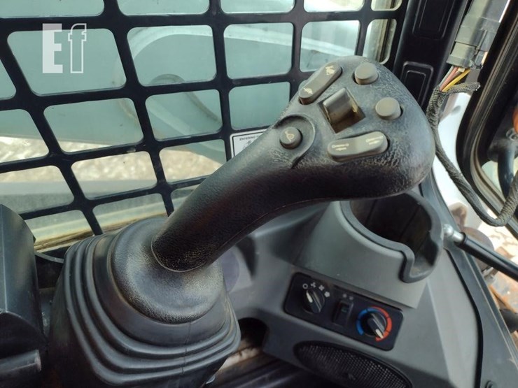 2018-bobcat-t590-image-10