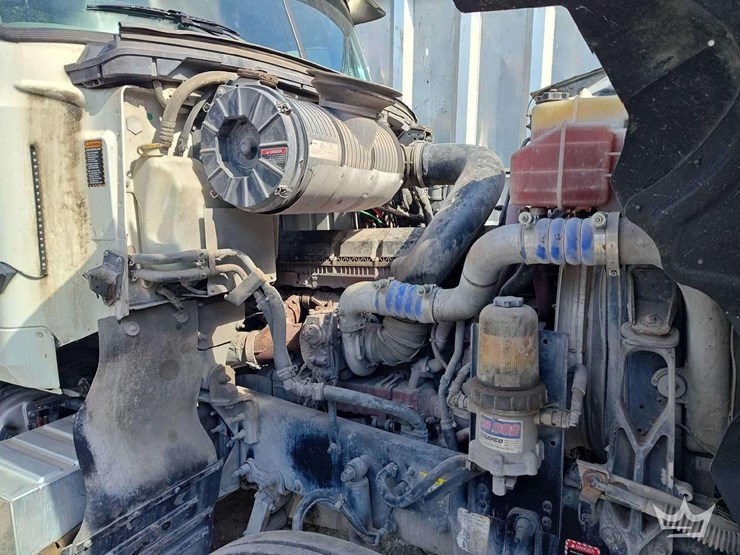 2022-mack-pinnacle-t/a-wet-kit-day-cab-truck-tractor-image-10