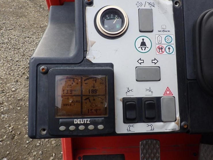 2018-skyjack-sj1056th-image-26