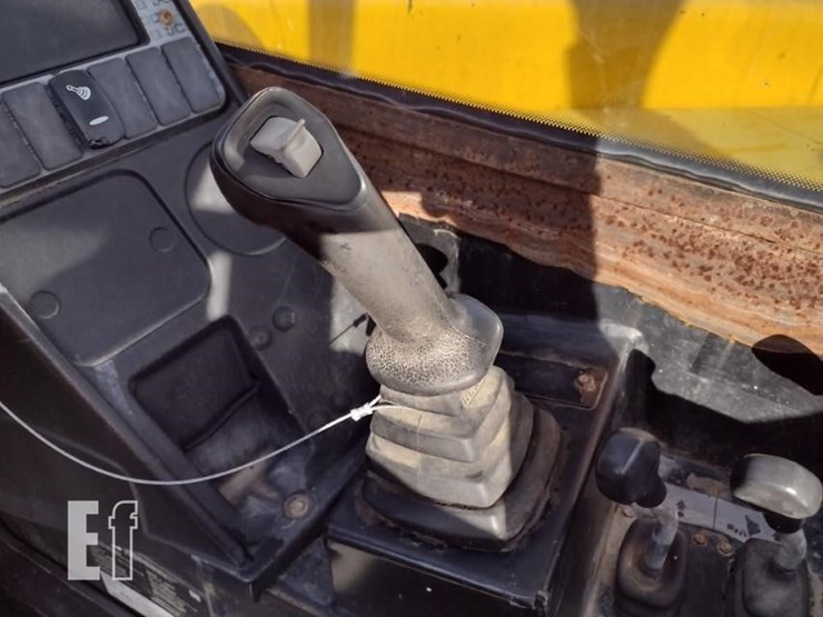 2017-jcb-510-42-image-8