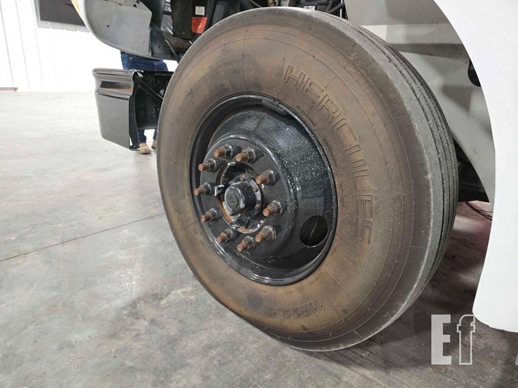 2005-international-9400-image-22