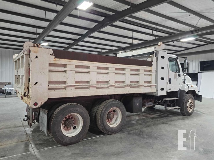 2016-freightliner-114sd-image-3