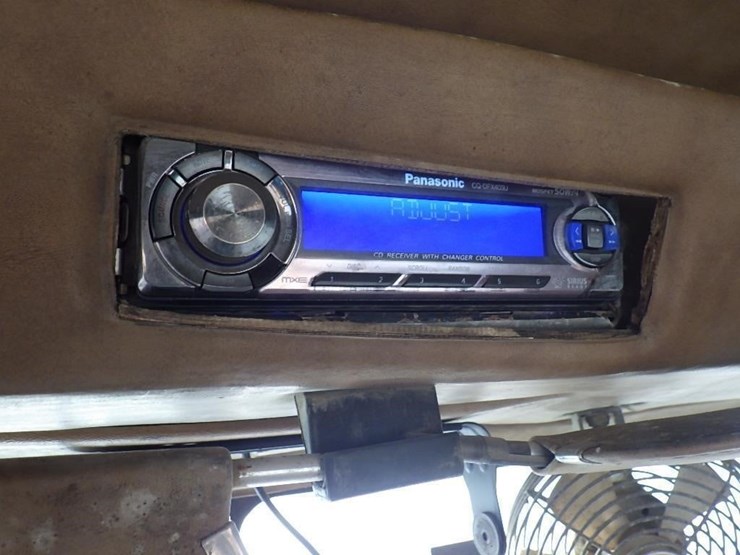 2001-peterbilt-357-image-55