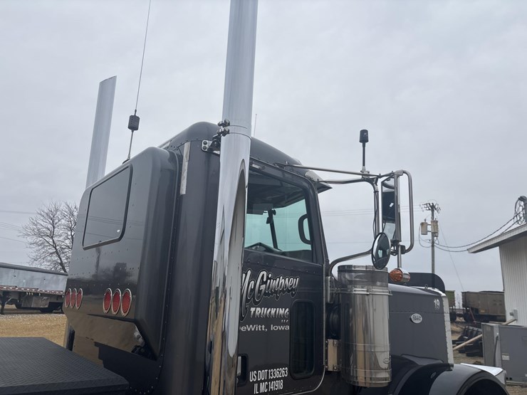 2006-peterbilt-379-image-18