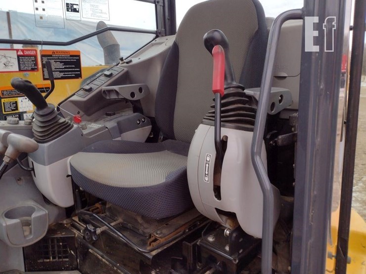 2021-deere-85g-image-12