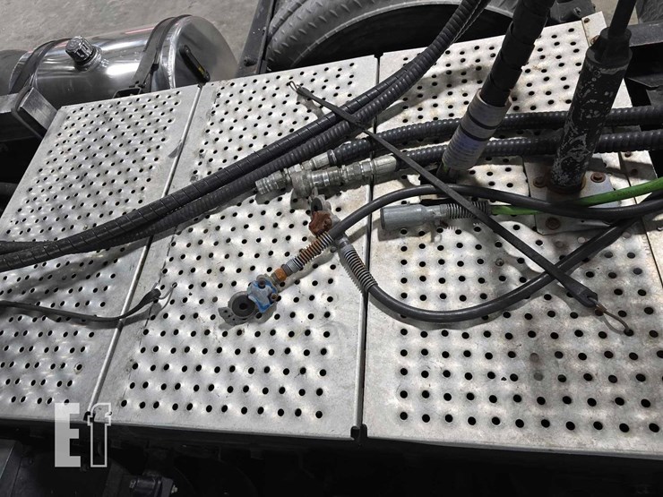 2004-international-paystar-5900-image-24