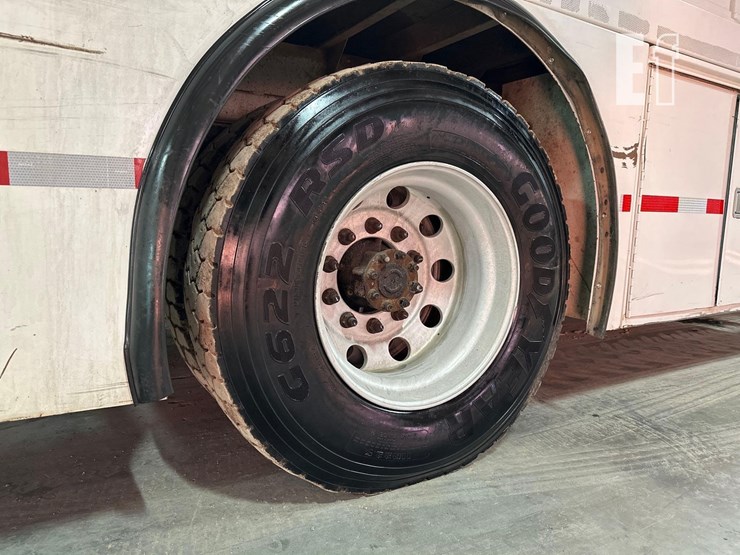 2015-ford-f750-image-38