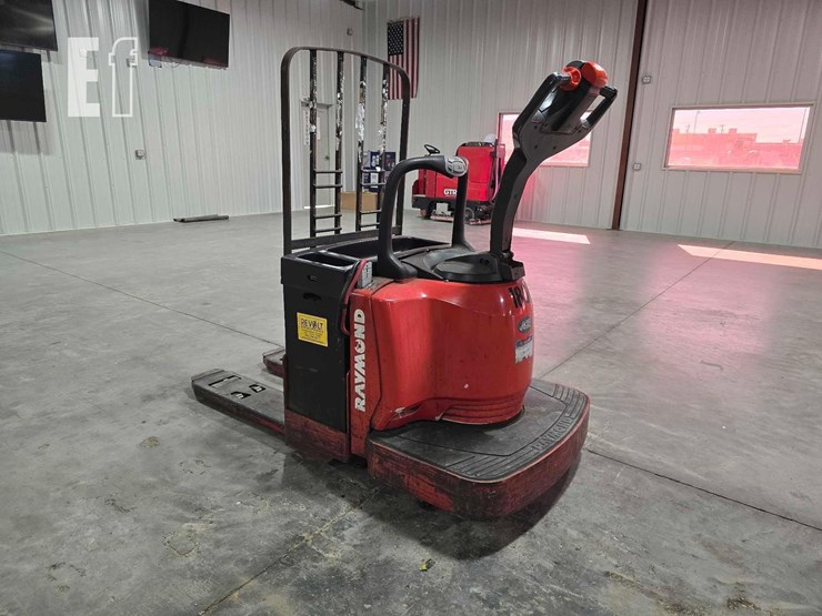 raymond-8400-image-4