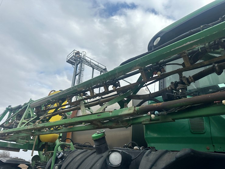 2014-john-deere-r4038-image-55