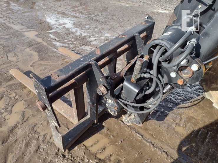 2013-jcb-527-55-image-17