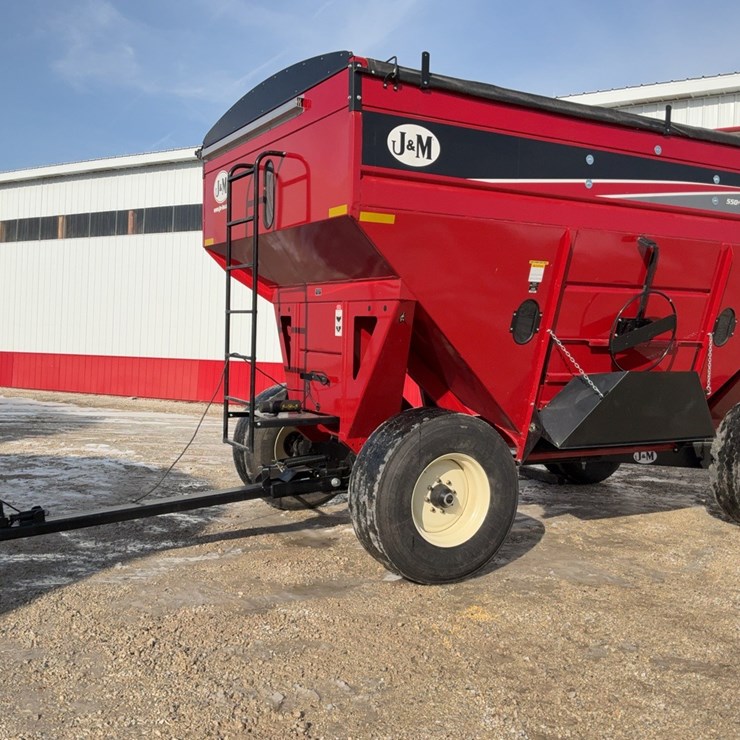 J&M 555 gravity wagon