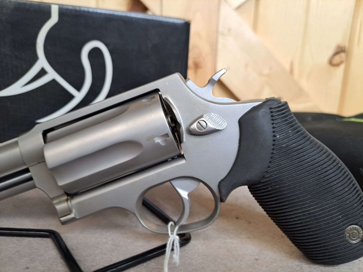 taurus-judge-.45-colt/.410-da-revolver-image-4