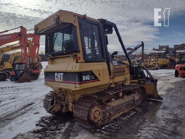 2005-caterpillar-d4g-xl-image-48