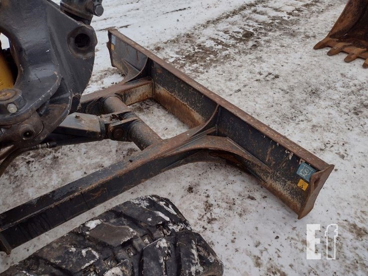 2016-deere-35g-image-22