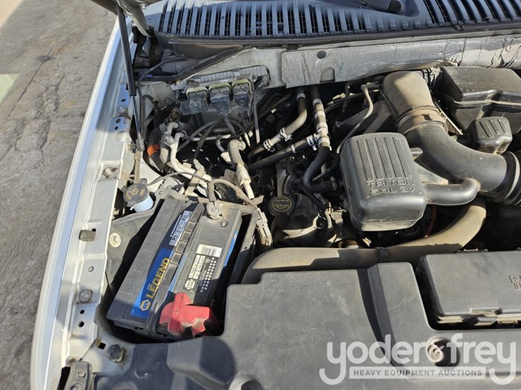 2014-ford-expedition-image-16