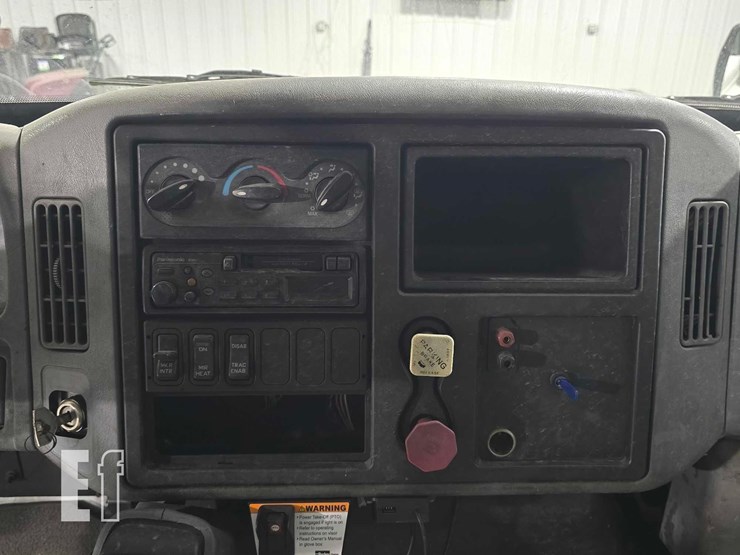 2004-international-durastar-4300-image-23