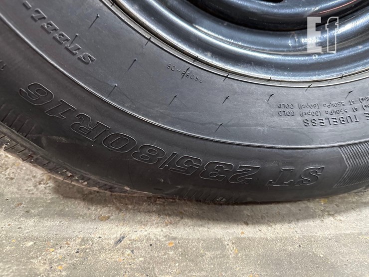 thompson-6x6-s2-image-16