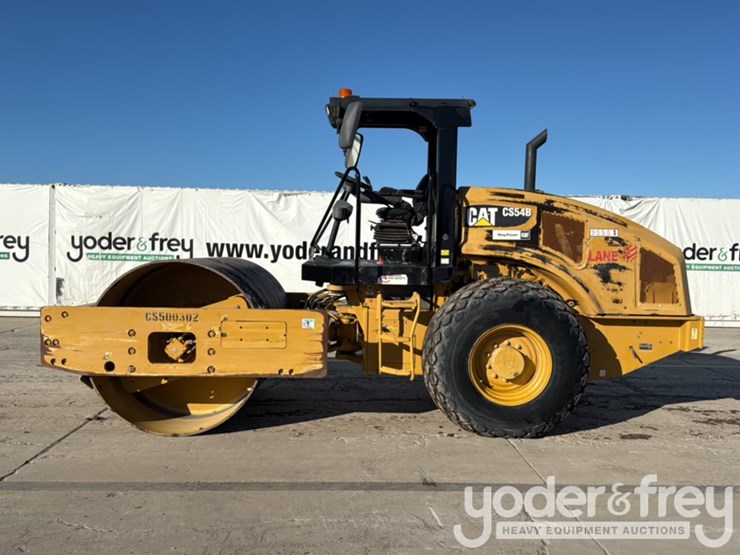 2016-caterpillar-cs54b-image-3