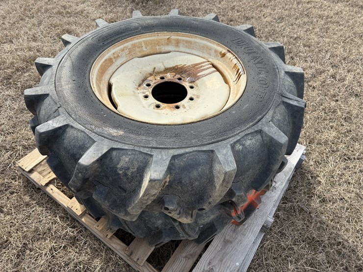 pallet-of-two-pivot-wheels-&-tires-image-2