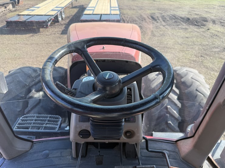 case-ih-315-magnum-image-18