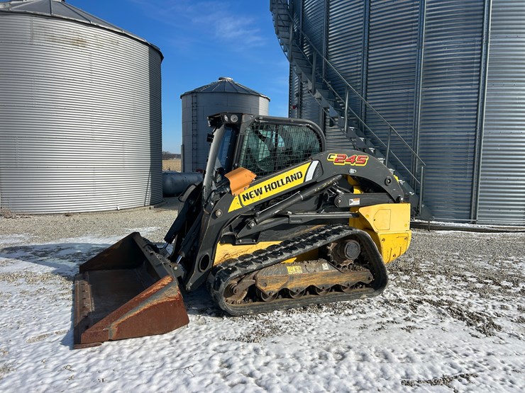new-holland-c245-image-1