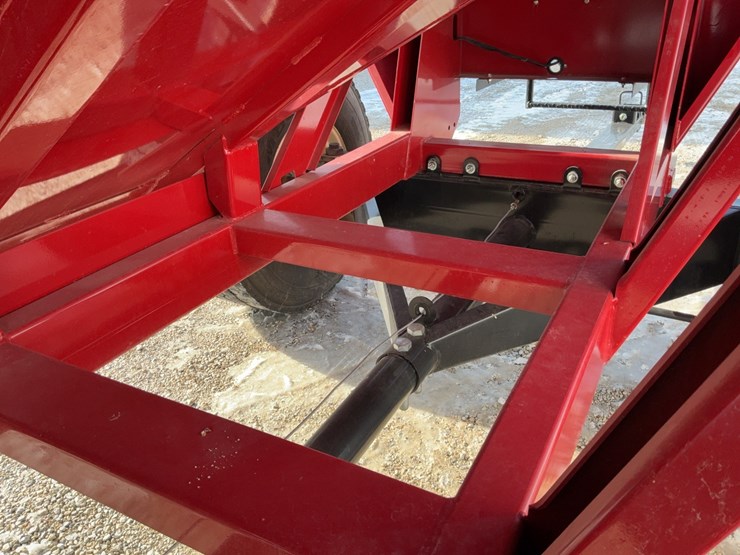 j&m-555-gravity-wagon-image-39