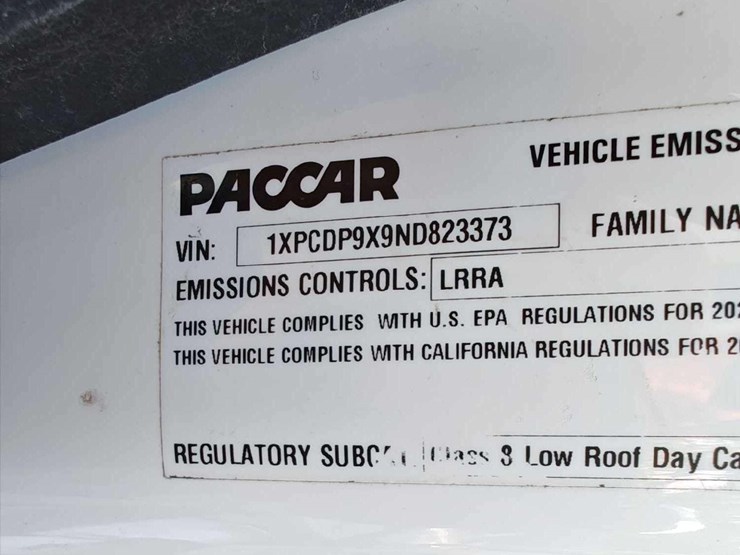 2022-peterbilt-567-t/a-wet-kit-day-cab-truck-tractor-image-5