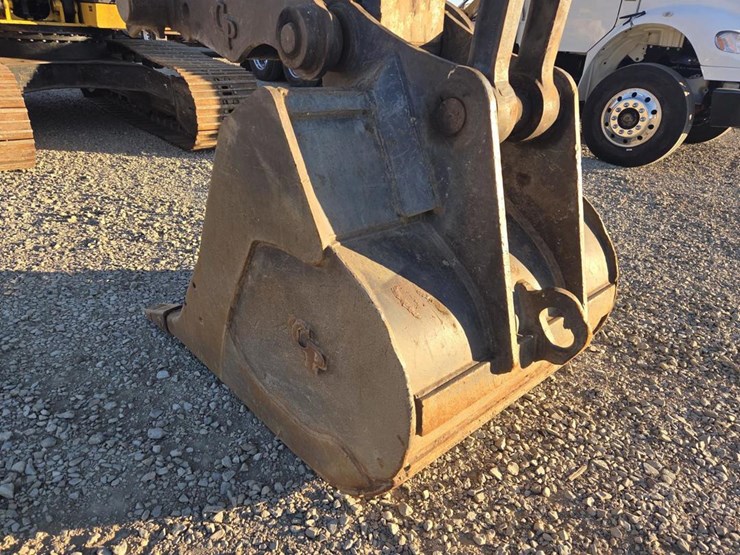 2012-deere-160d-lc-image-11