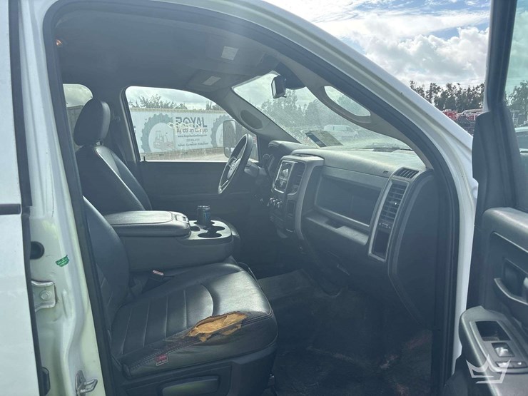 2016-ram-4500-crew-cab-landscape-dump-truck-image-27