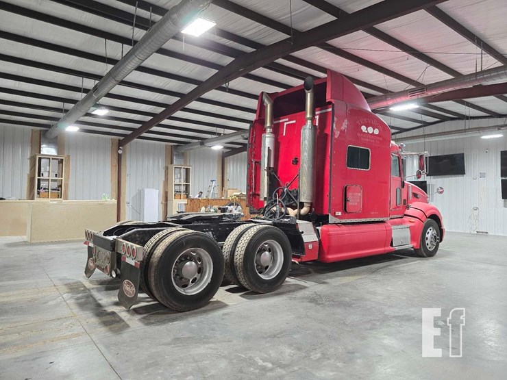 2008-peterbilt-386-image-3