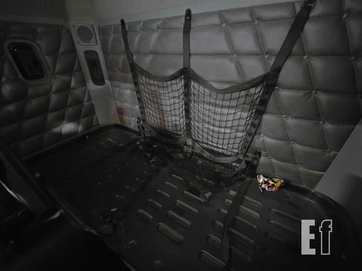 2020-freightliner-122sd-image-17