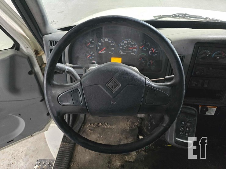 2004-international-durastar-4300-image-18