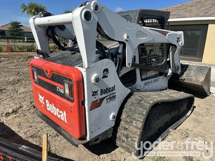 2022-bobcat-t740-image-2