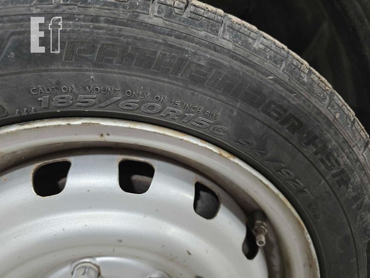 2014-nissan-nv200-image-24