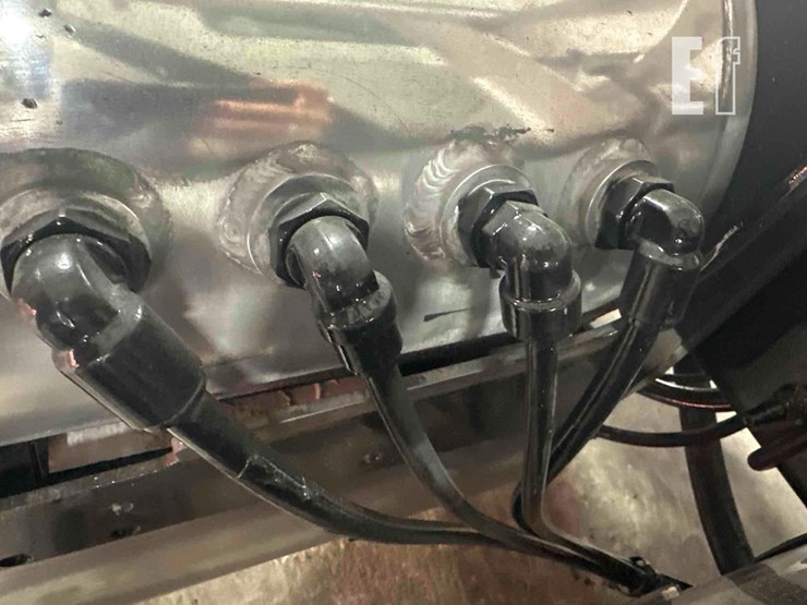 2012-mack-granite-gu813-image-27