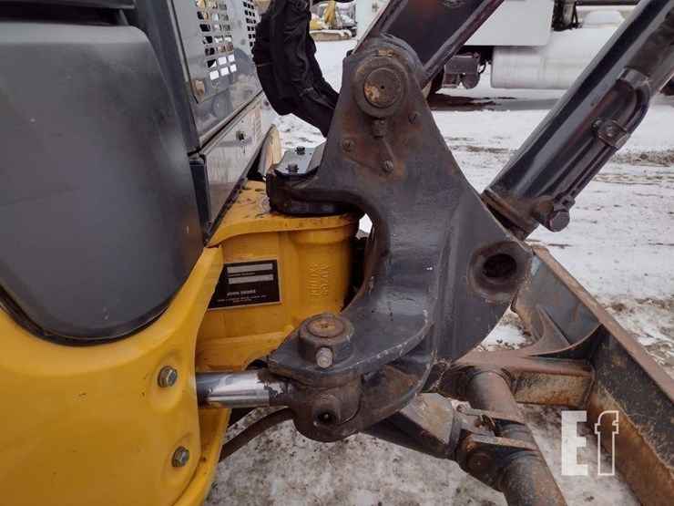 2016-deere-35g-image-23