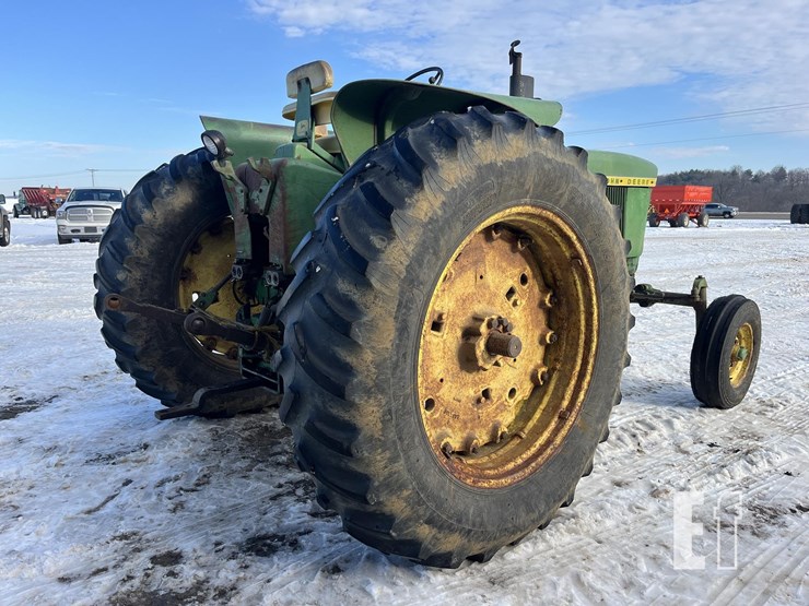 john-deere-3020-image-5