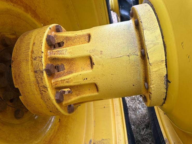 2013-john-deere-9560r-image-23