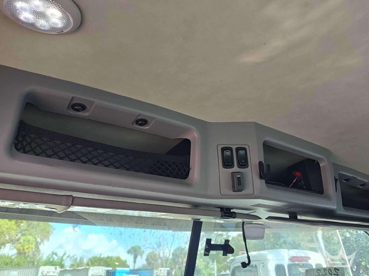 2022-mack-pinnacle-t/a-wet-kit-day-cab-truck-tractor-image-23