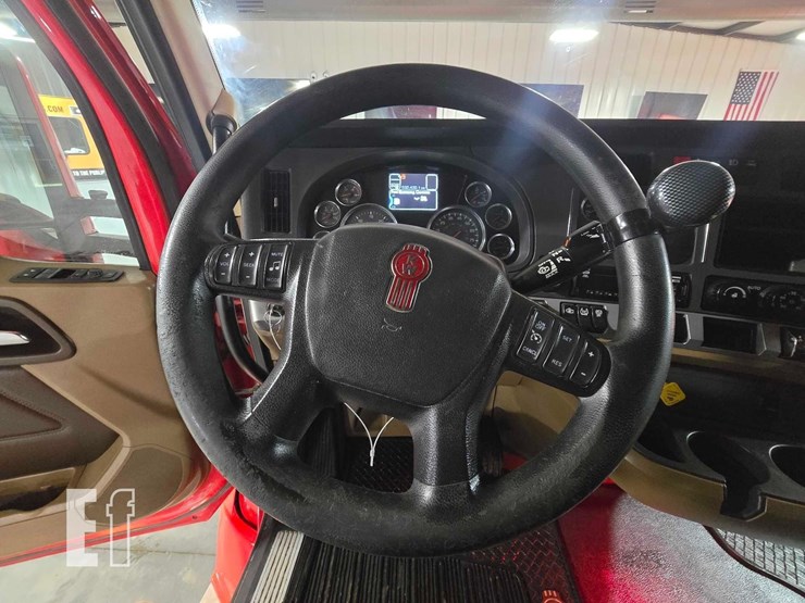 2020-kenworth-t680-image-10