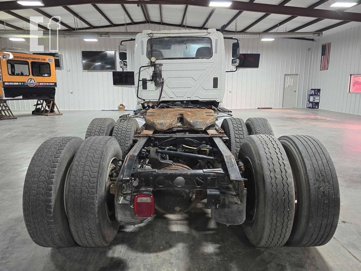 2017-international-transtar-8600-image-10