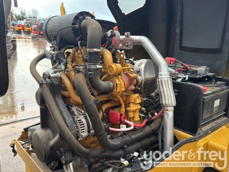 2024-caterpillar-cb2.7-image-21