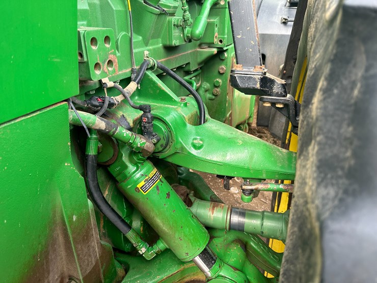 2010-john-deere-8345r-image-16