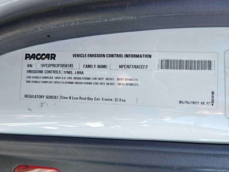 2023-peterbilt-567-image-5