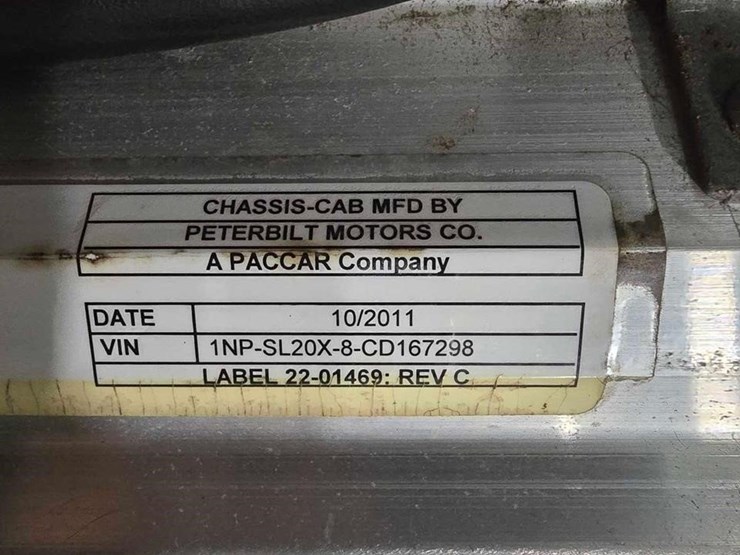 2012-peterbilt-365-image-28